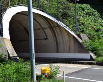 トンネル